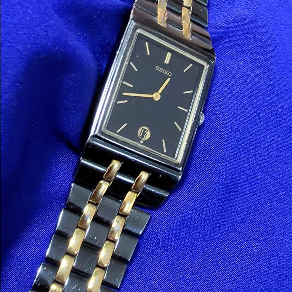 Seiko Slim Vintage 7N39-5A29 Black Gold Mens Watch